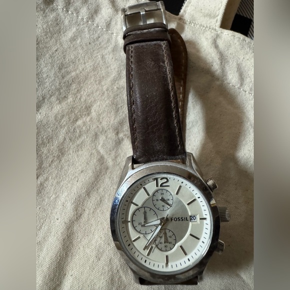 Vintage Fossil men’s watch with Brown Strap - Mint Condition - Picture 2 of 4